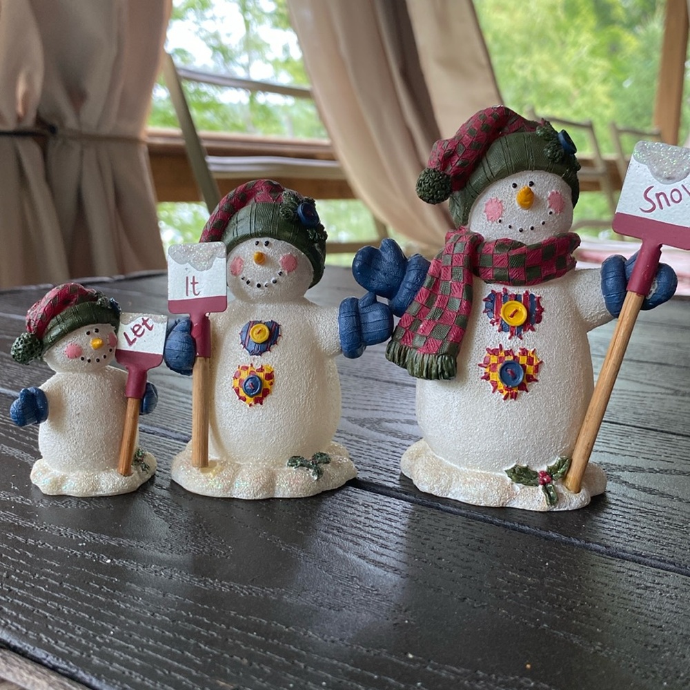 ☃️ Adorable Snow Family Decor ☃️